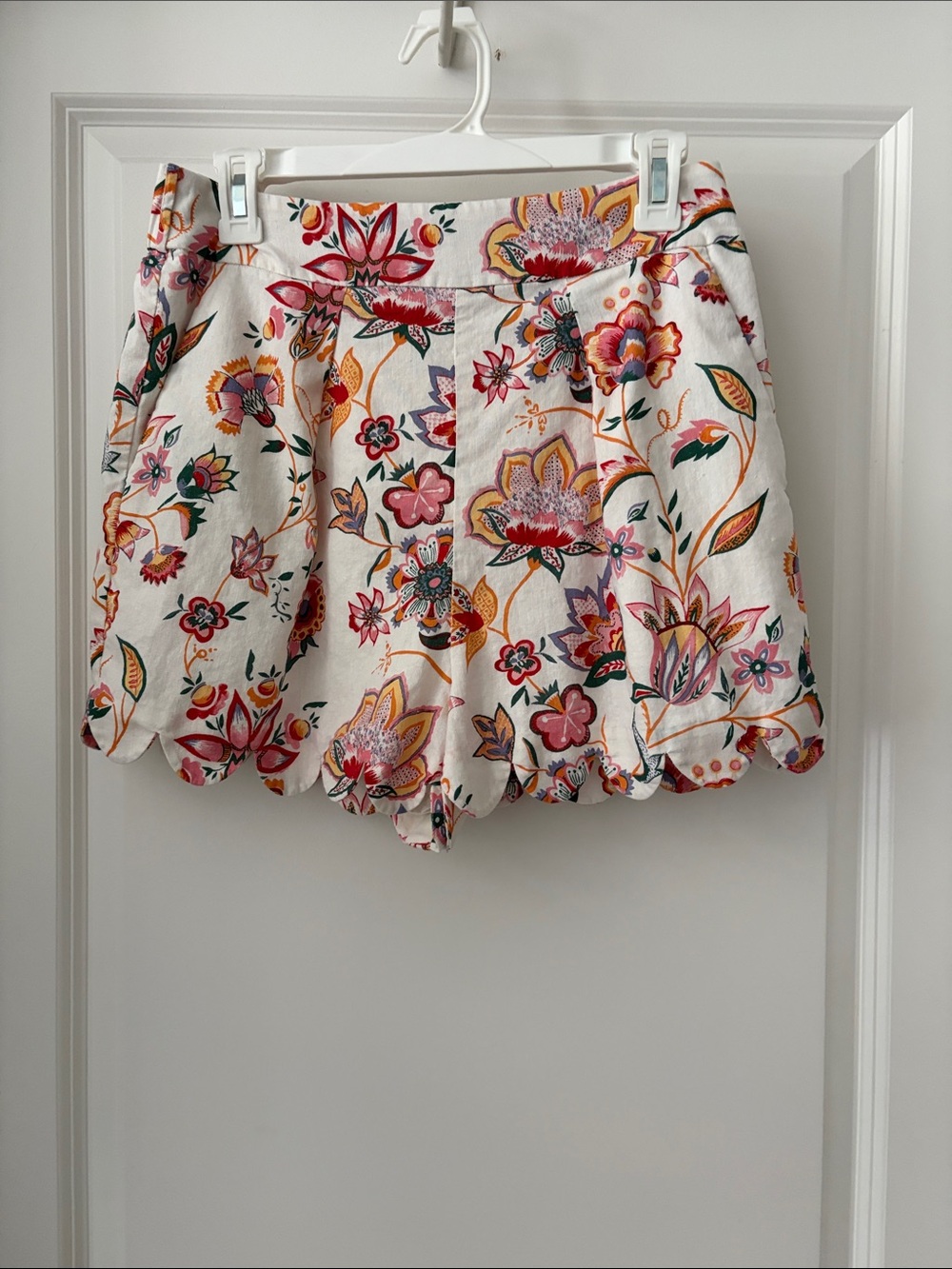 Mason’s Daughter Floral Scallop Hem Shorts